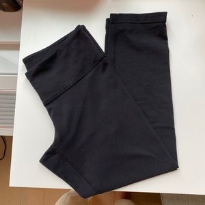 Lululemon cropped black leggings size 6
